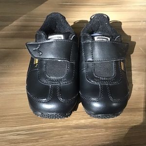 Puma infant athletic shoes size 6